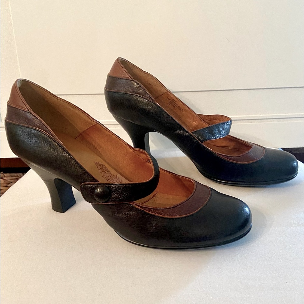Sofft Black and Brown Light Academia Mary Jane Heels Sz 8.5